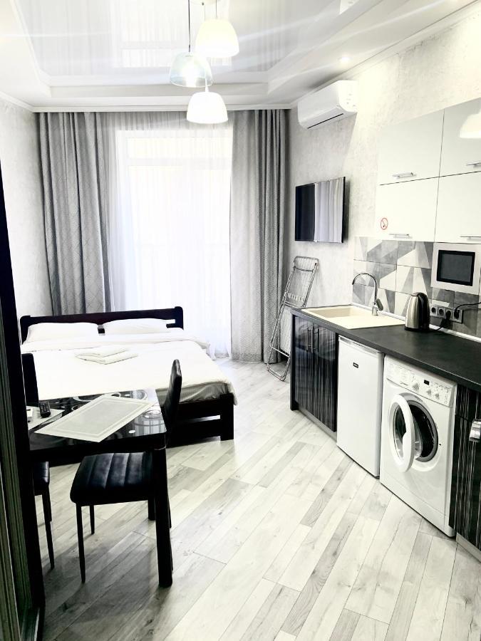 Миконос 2 Apartment โอเดสซา ภายนอก รูปภาพ